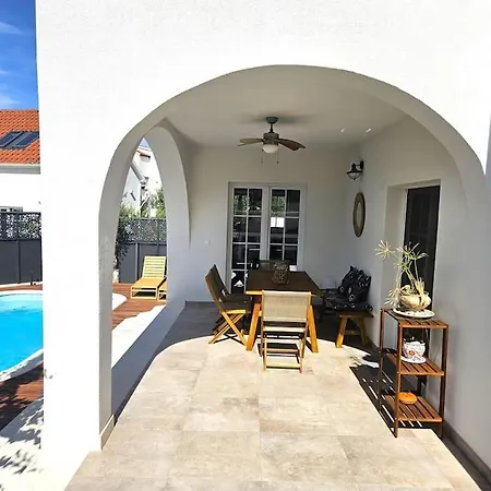 Pool House Arbanija Holiday home