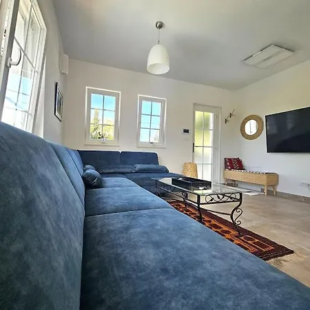 Holiday home Pool House Arbanija