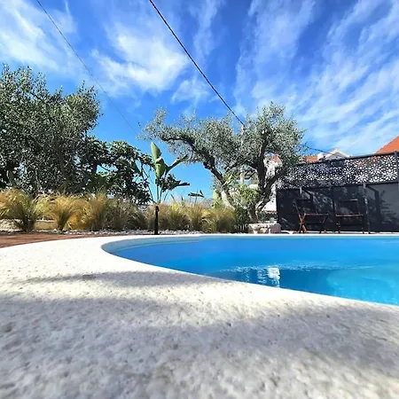 Holiday home Pool House Arbanija